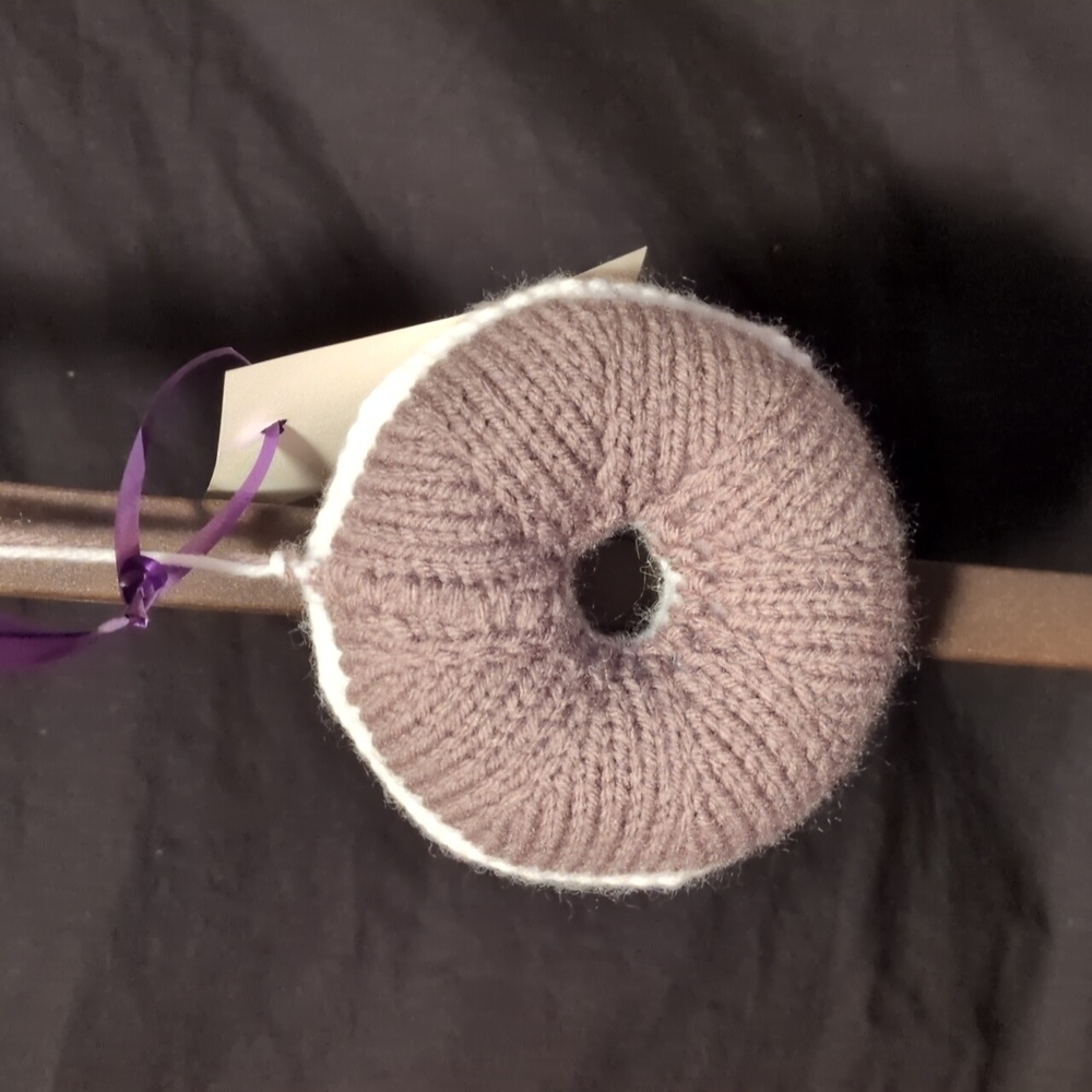 Handmade Knit Donut Bag Charm Tan White Icing Red Sprinkles #01 - Picture 4 of 6